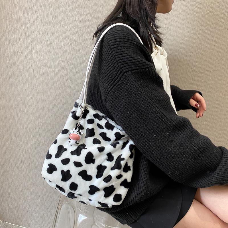 

Soft Plush Cow Pattern Female Shoulder Bag Contrast Color Ladies Purses Handbags Large Capacity Women Casual Tote Bucket Bags, Brown