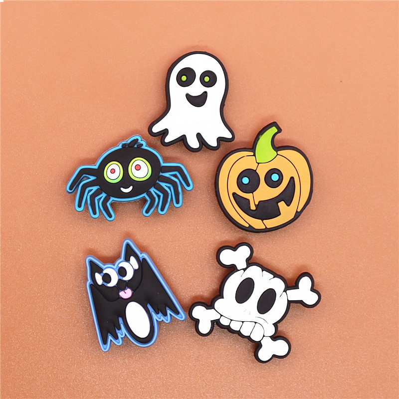 

1pcs Cute Christmas Monstrosity PVC Shoe Charms Spider Shoe Accessories Ghost Shoe Decoration Kids Party X-mas