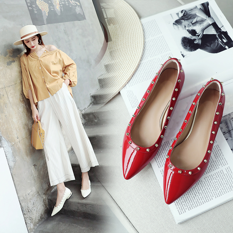 

2021 Female Pumps Genuine Plus Upper Size + Lambskin Insole Low Heel Pointed Metal Rivet Ladies Shoes CAUT, Black
