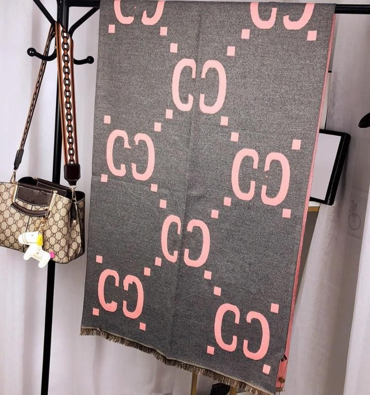 

Classic Designer cashmere scarf For Men and Women luxury Winter cashmere design Big Letter pattern cashmere Pashminas Shawls scarves A944