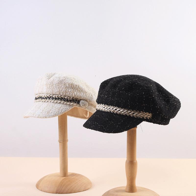 

2021 New Women Hats Tweed Plaid Newsboy Caps Chain Flat Top Visor Cap Vintage Plaid Beret Cap Female Autumn Winter Hats, White