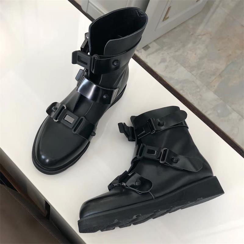 

2021 Feminina Ins Bota Preto Inverno Motocicleta Ankle Boots Plataforma Femininos Dedo Do p Redondo Legal Couro Genuno Senhoras Sapatos U9mb, As picture