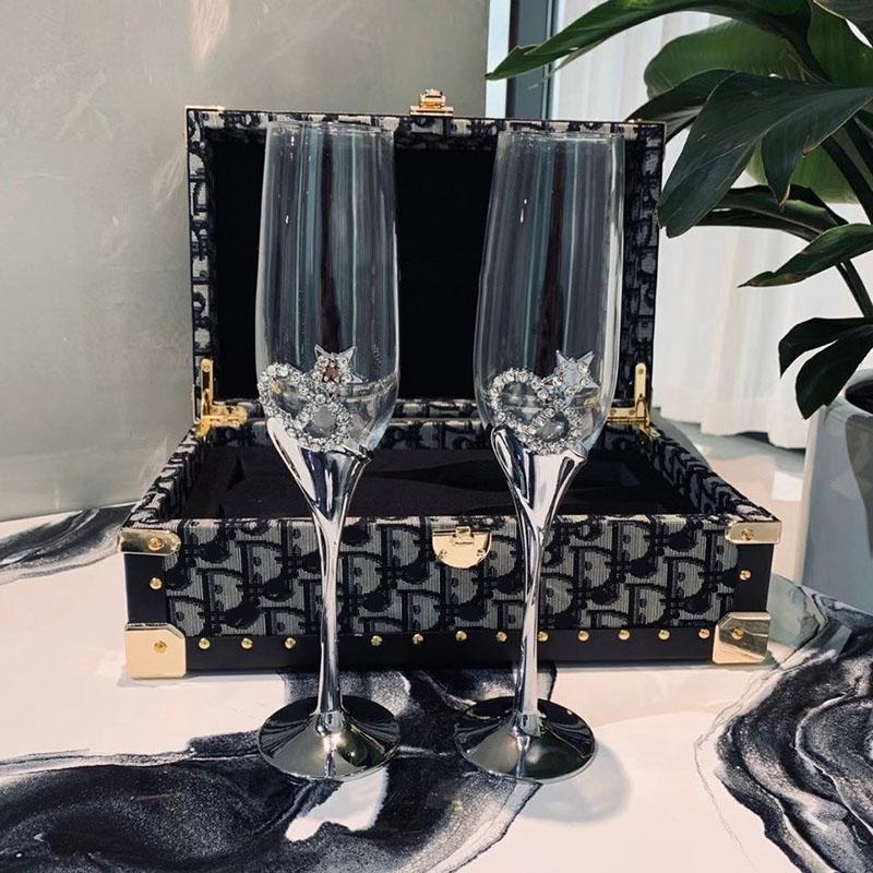 

Fashion Luxurys Designers Wine glass Enamel color Classical red Wine glass Merriage gift Party Wine glass Delicious Dinner Champagne Cup