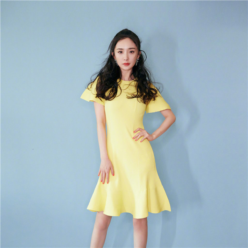 

Runway Collection Women Like Malha Mid Long Color Solid Yellow 2021 Summer Ladies Trumpet Ruffles Enlarged Party Dressed 2jl5