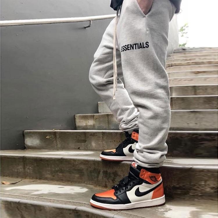 

2020 New Trousers Loose and Velvet Men's Pants Hip-hop Brand Women's Pants to Keep Warm in Autumn and Winter Sweatpants, Black