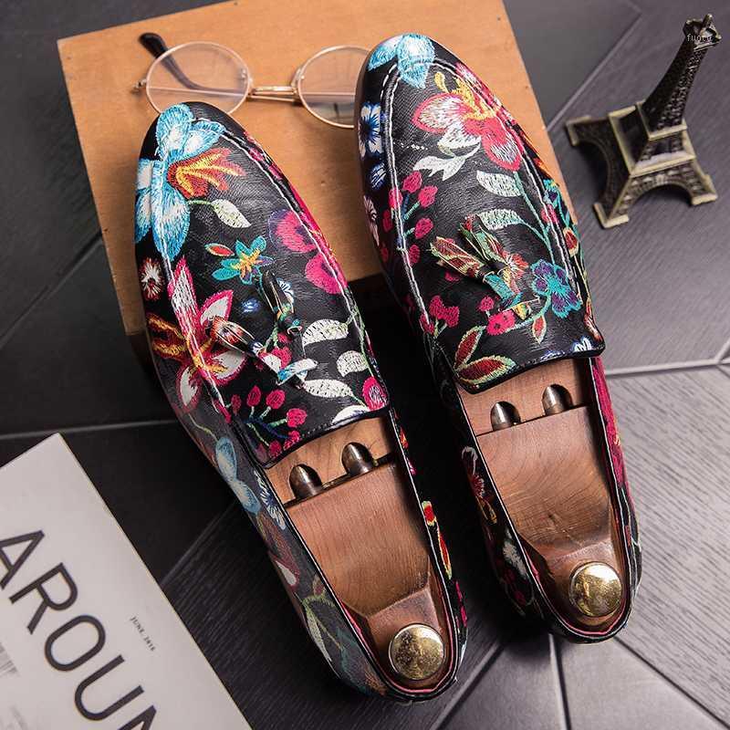 

New Spring Men's Tassel Suede Loafers Outdoor Youth Man Shoes Italian Style Scrub Leather Slip-On Casual Men Shoes 38-471, Red