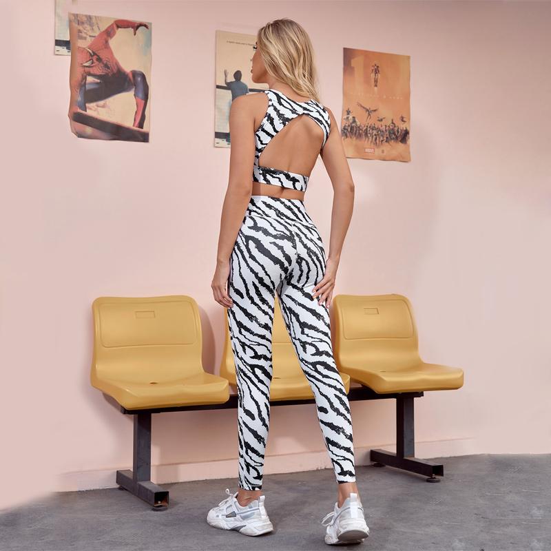 

Seamless Women Yoga Sets Striped Gym Sport Suits Running Fitness Set Sleeveless Back Hollow Crop Tops High Waisted Leggings, Black