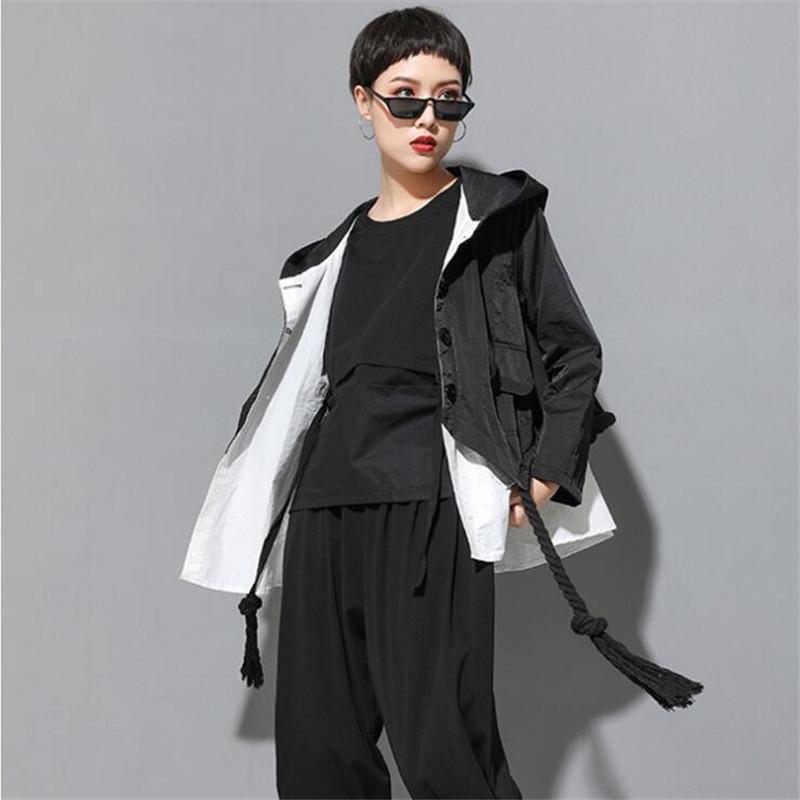 

2020 Autumn Winter Hooded Printed jacket women Black and white 2 Set Basic Jackets New Reversible baseball Button jacket