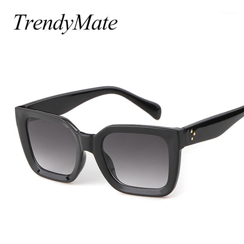 

Retro Sqaure Sunglasses Women 2020 Female Vintage Rivet Black Tortoise Frame Sun Glasses For Ladies oculos gafas de sol 5369R1