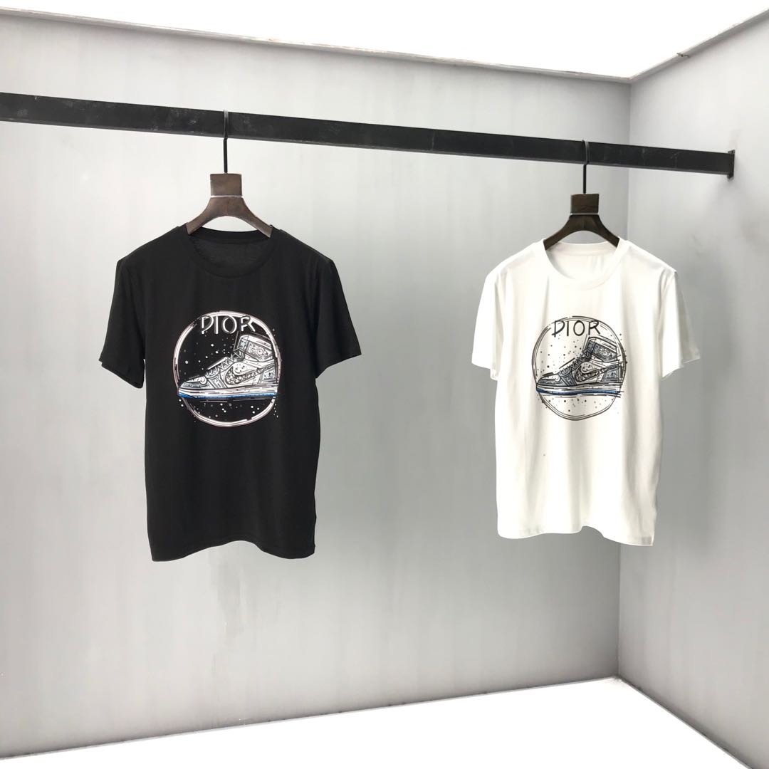 

The men's leather clothes, classic style, good fabrics and possession are the beginning of another fashion. Men's T-ShirtsSize: M~3XL kg0