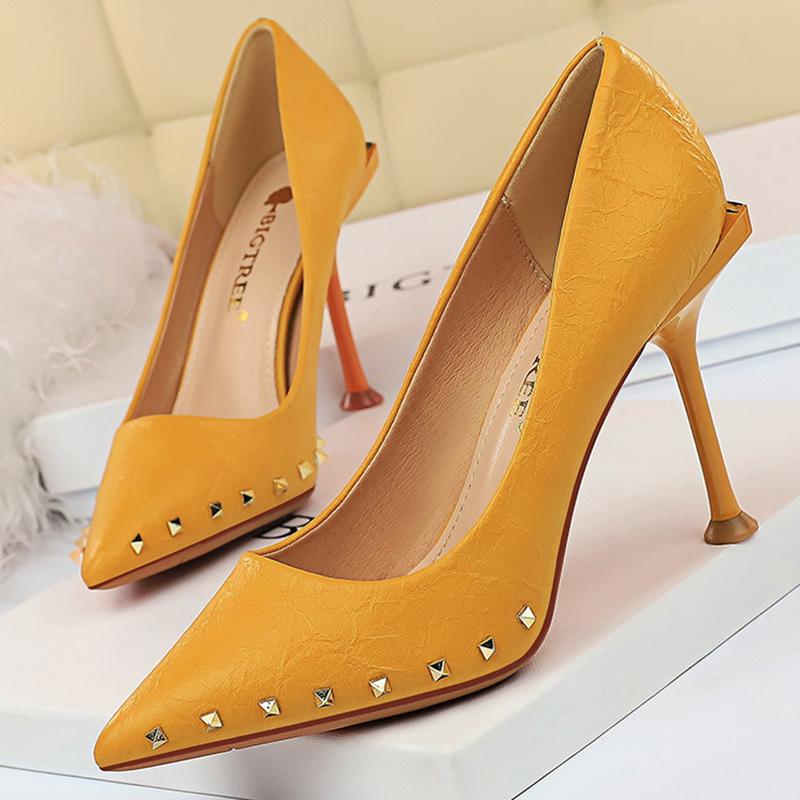 

Women 10cm High Heels Lady Rivets Studded Retro Valentine Pumps Luxury Elegant Female Wedding Bridal Scarpins Yellow Pink Shoes, Black