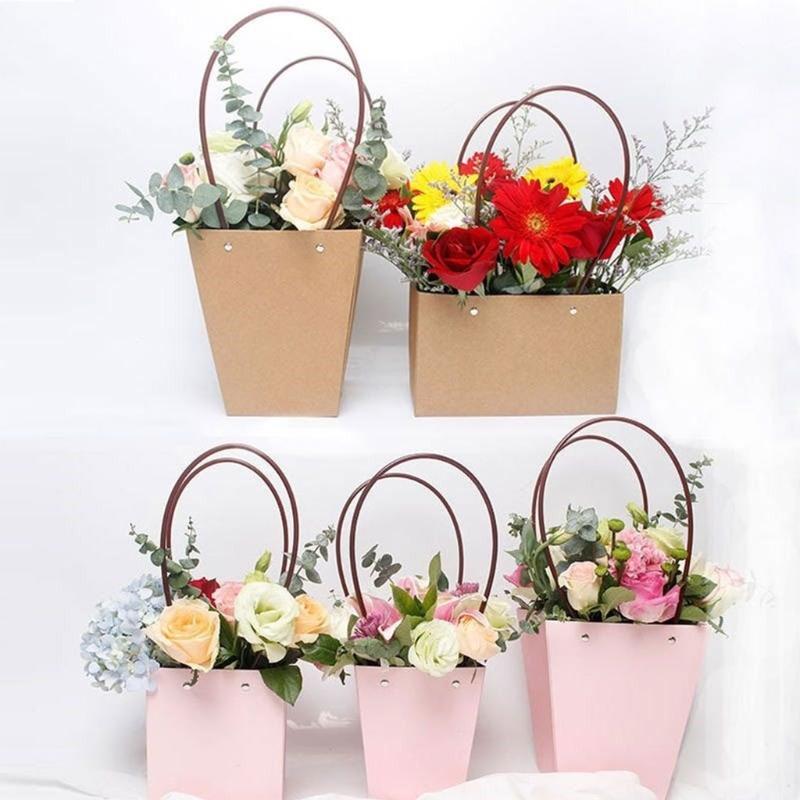 

10 pcs Kraft Paper Flower Bags with Handle, Waterproof Paper Gift Party Bag Flower Box Eco-Friendly Packaging Tote Bag