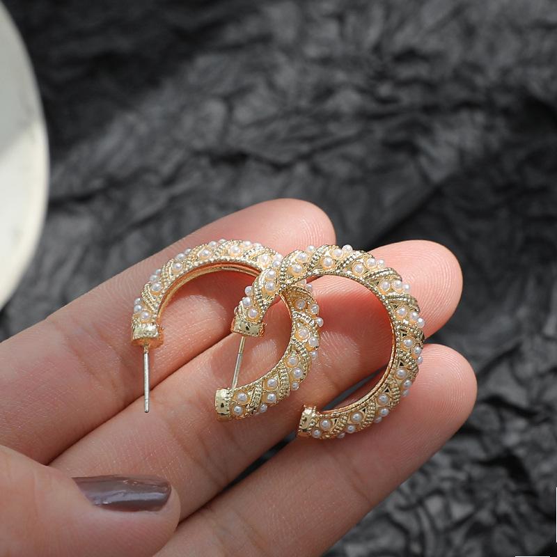 

Trendy C Shaped Temperament Earring 2021 Korean New Simple Simulated Pearl Large Hoop Earrings For Women Boucle D'oreille