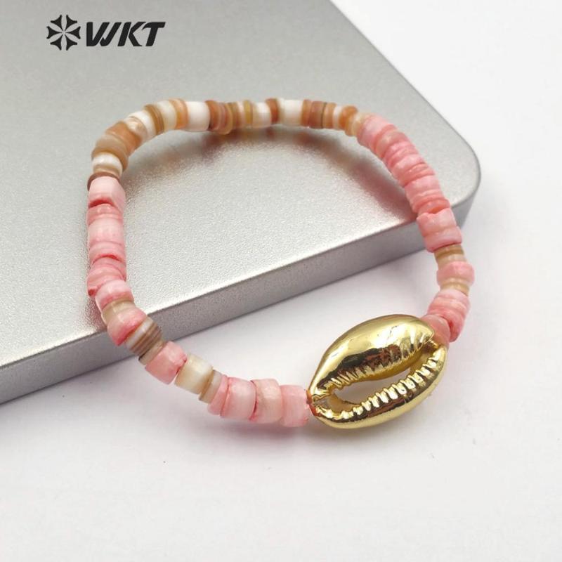

WT-B494 Natural Shell Beads Bracelet Colorful Beads With Gold Electroplated Cowrie Shell BangleFlexible Bracelet For Woman1