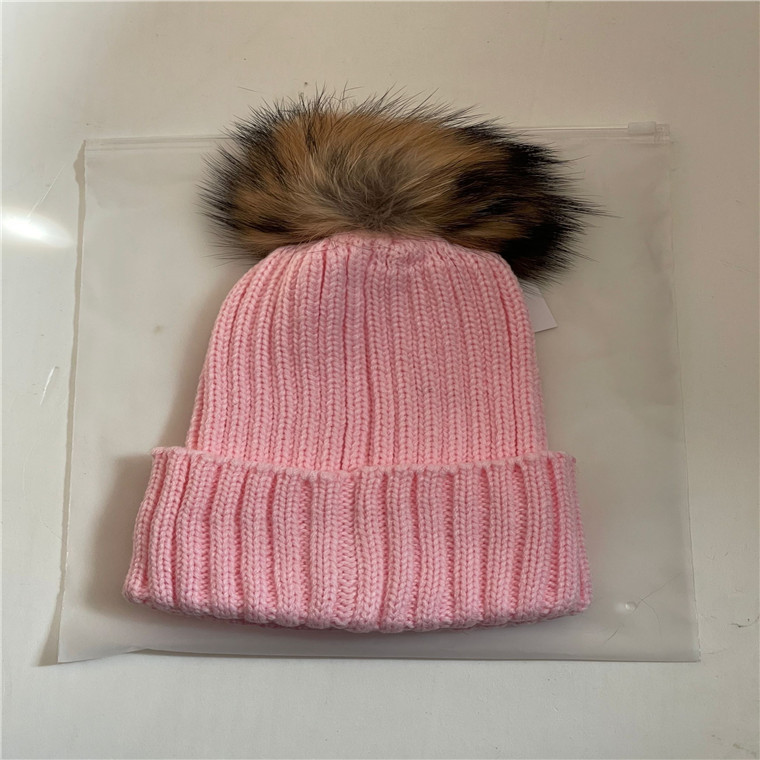 

2020 Wholesale beanie New Winter caps Hats Women bonnet Thicken Beanies with Real Raccoon Fur Pompoms Warm Girl Caps snapback pompon beanie, Blue;gray