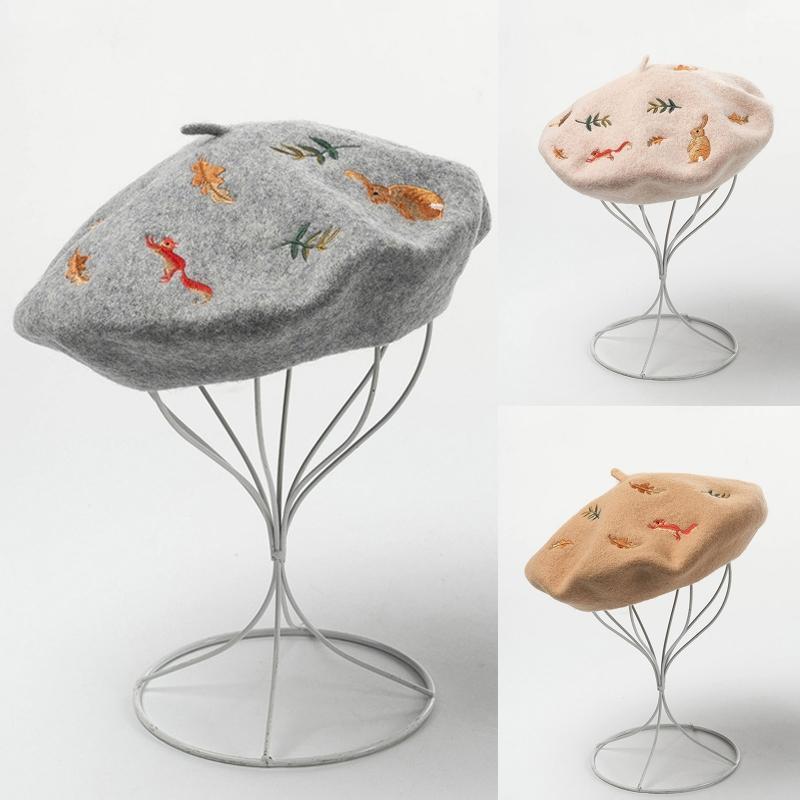 

Korean Women Winter Faux Wool Elastic Beret Cap Kawaii Cute Cartoon Forest Squirrel Embroidery Painter Beanie Hat1, Apricot