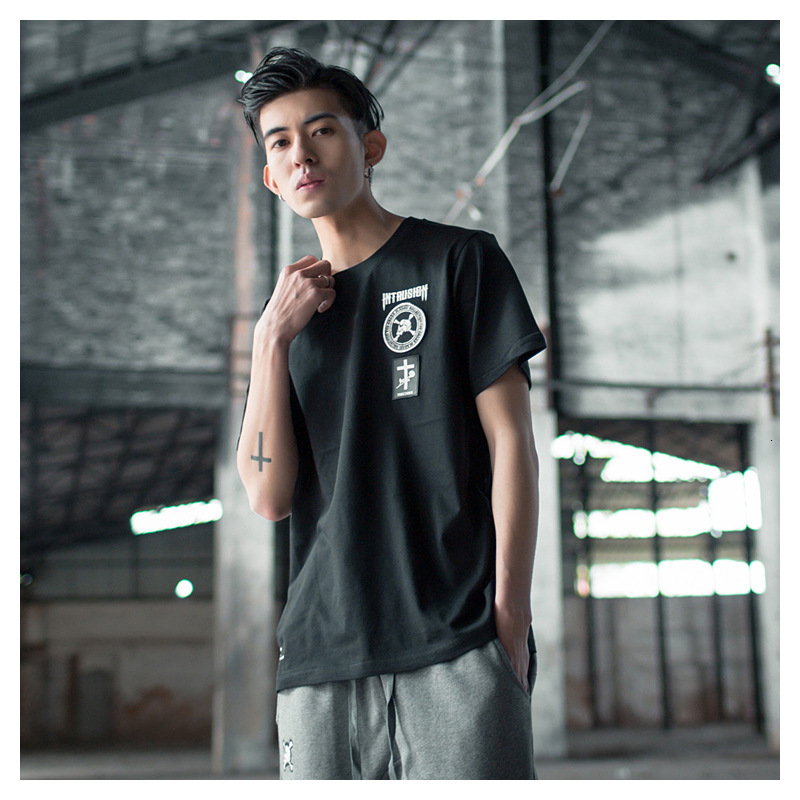 

2021 Spring/summer New Black Rose Print Men's Casual T-shirt Trend Personality O-neck Short-sleeved Shirt Egkj