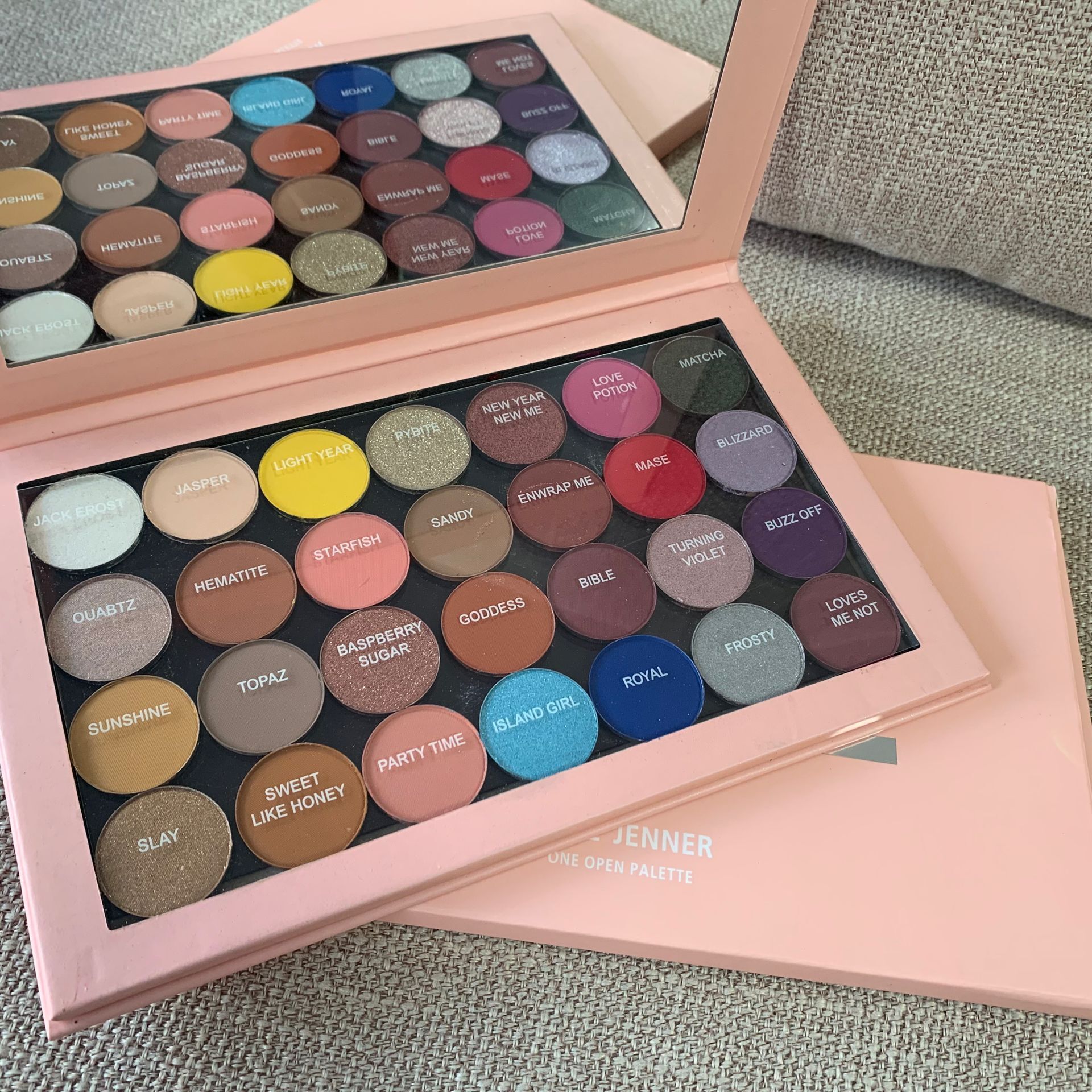 

1pcs Top quality brand jenner one open 28colors makeup eyeshadow1 order, Ky eyeshadow