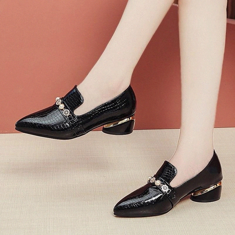 

Spring Ol Office Lady Shoes Woman Patent Leather Dress Shoes Snake Pearl Ladies Pointed Toe Boat zapatos mujer 7906N #ds0r, Black