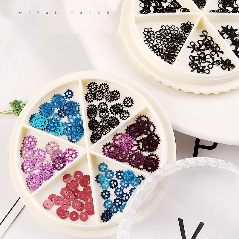 

1 plate Butterfly gear Nail Decals Ultra-thin Flakes Metallic Nail Art Rivet Salon Accessories Gold Colors 3D Decorations