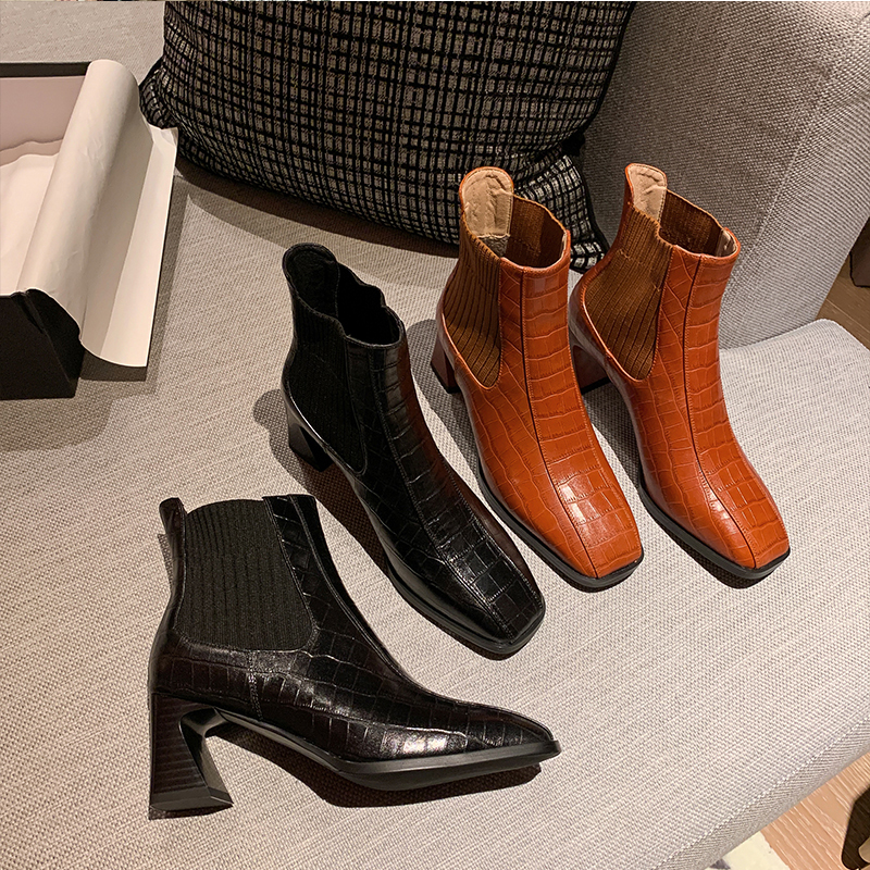 

2021 Female Hot Women's Natural Plus on Line Size Boulder in Relief Sewing Autumn and Winter Boots XQNQ, Black-autumn