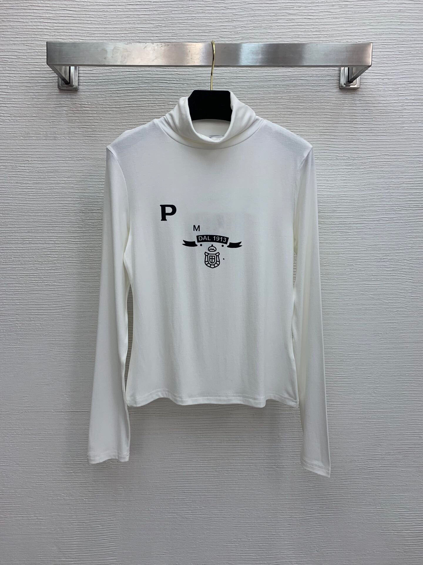 

New 2021 chest letter long sleeve slim stretch cotton high neck top, Black;brown