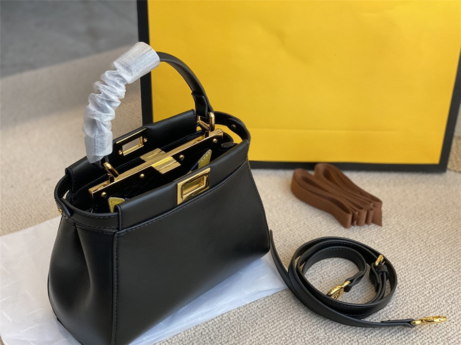 

New Smooth texture zipper partition handbag women's fashion premium shoulder bag black leather tote 23*18cm, Black;red