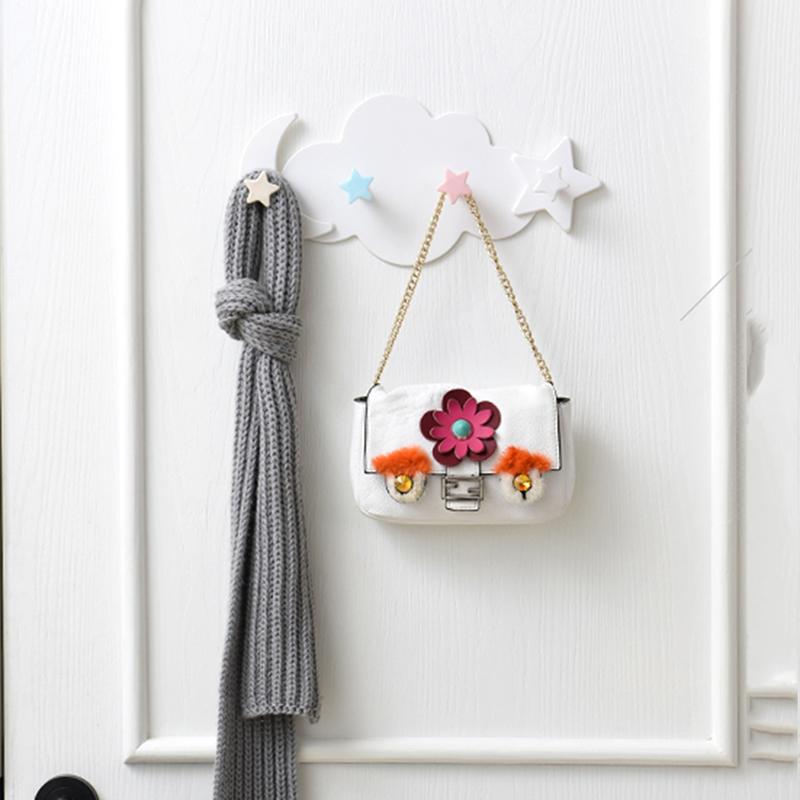 

Decorative 4 Hooks Cup Towel Holder Creative Star Moon Cloud Shape Nail-free Hat Clothes Hooks Shelf Home Hanging Utensil