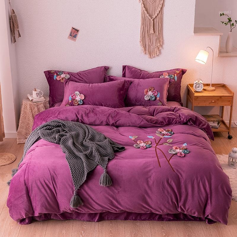 

Luxury Winter Velvet Flannel Fleece Bedding Set Handmade Embroidery Bed Cover Flowers Sheet Pillowcases Duvet Fitted Linen Queen1