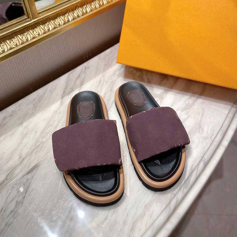 

Designers Slippers Women Slippers Pool Pillow Comfort Smooth Calfskin Flat Letter Mules Fashionable Easy-to-wear Rubber Bottom Width Slides box