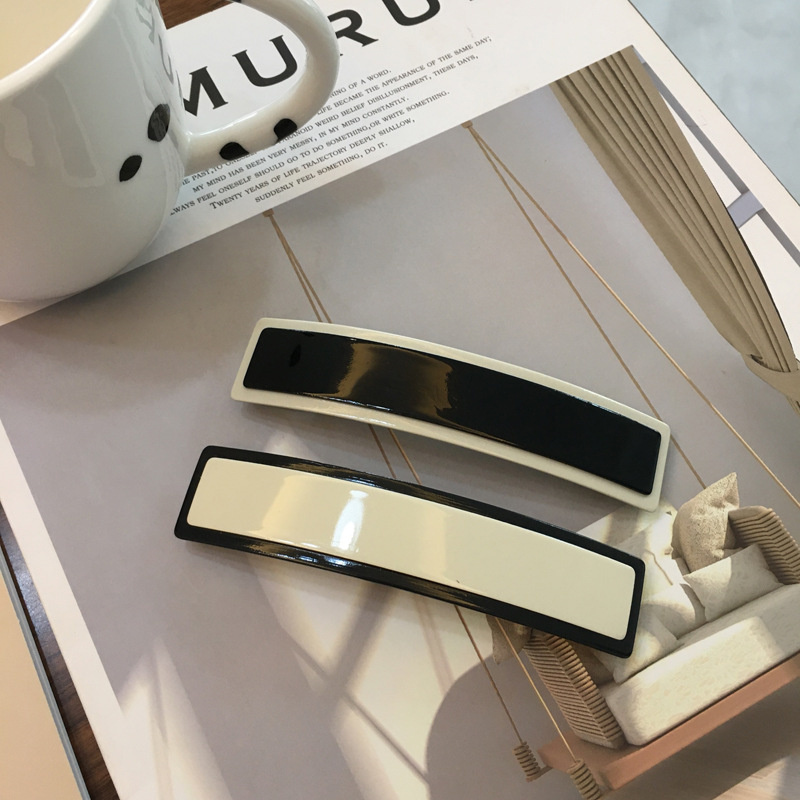 

Length 10.2 CM Black And White Rectangle Barrettes European Simple Acetic Acid Ponytail Spring Clips Women Headdress Scrunchies Shower Hairpins Hair Accessories