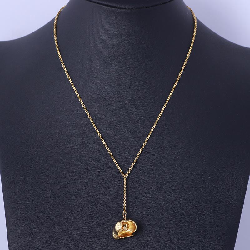

Fashion Flower Pendant Necklace for Women Vintage Metallic Style Environmental Gold Color Lady Necklace Luxury Flower Jewelry