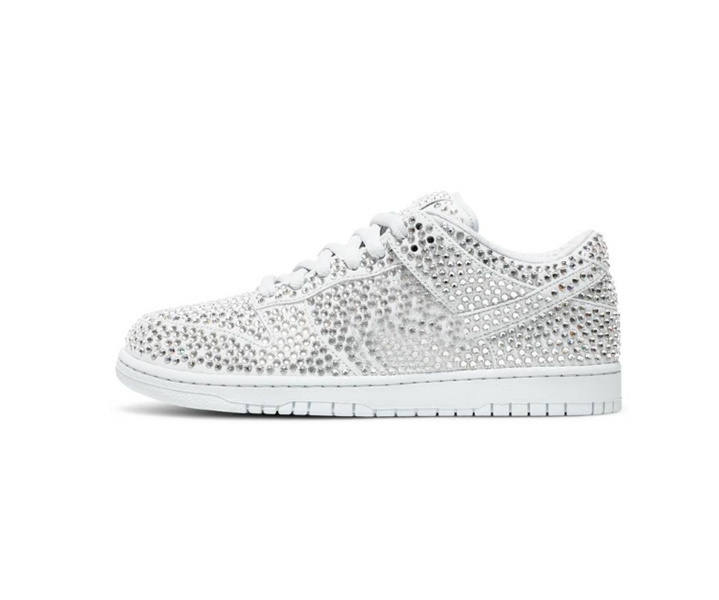 

Shoes SB Low Pure Platinum Flat Mens Market x Swarovski Sports Sneakers