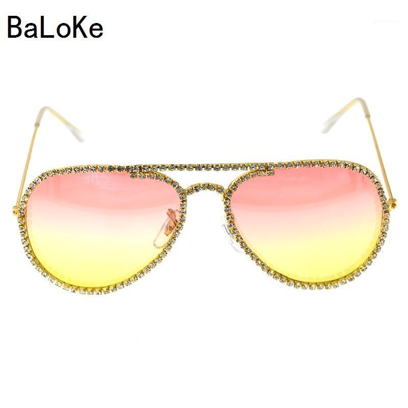 

baroque retro oversized sunglasses sexy women elegant windproof one piece lens rhinestone sun glasses for women black1