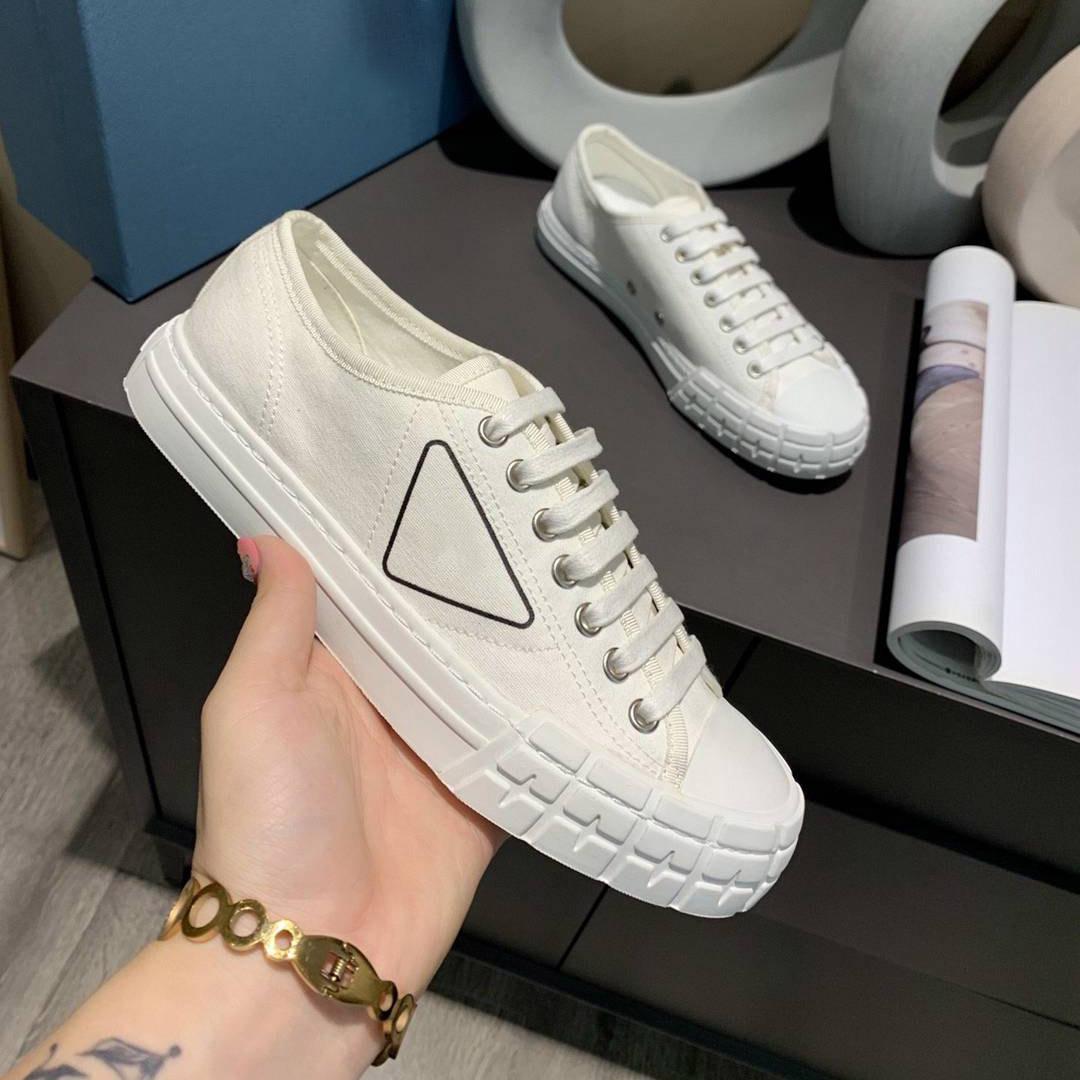 

Men Gabardine Fabric Sneakers Canvas Shoe Fashion Women Casual Shoes High Quality Couples Wheel Patent Leather Sneaker Runners Trainers Box Large Size 35-45 rdcsgg