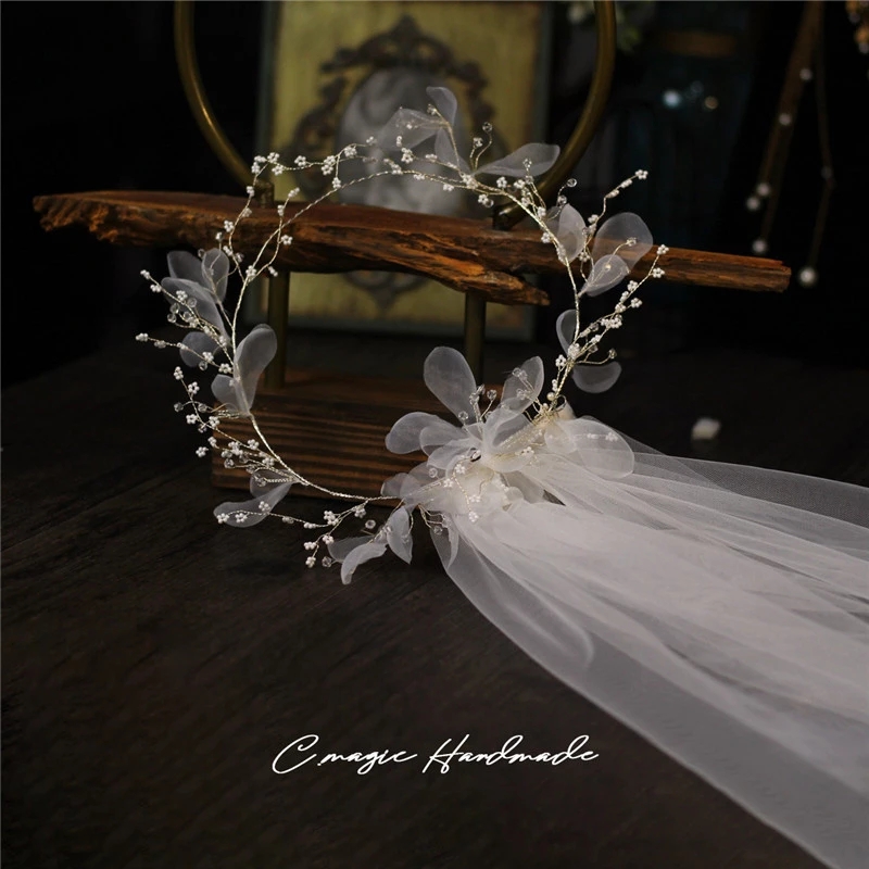 

2021 Fairy Wedding Veil Wreath Flower Crown Bridal Veils Elegant Fashion Jewelry Accessories for Women Beads Bride Soft Yarn Romantic AL7603, White