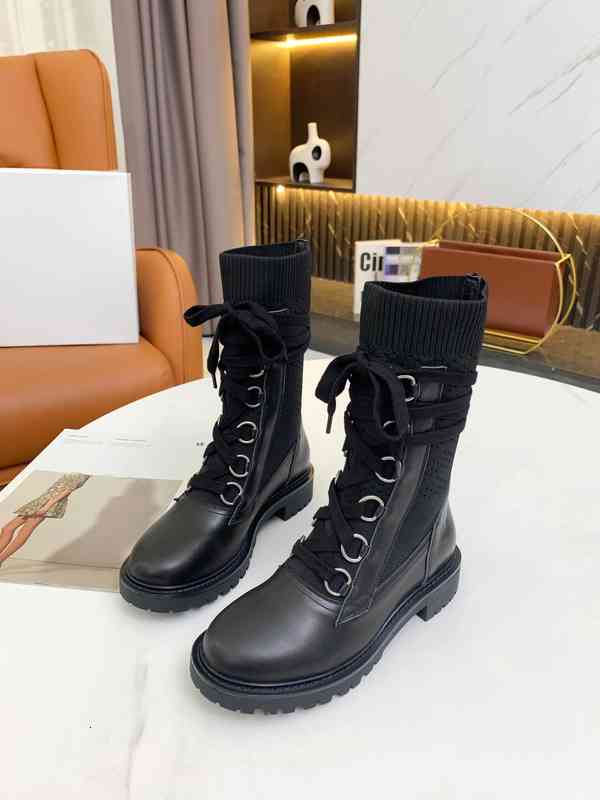 

Boots Classic lace-up boots Black Calfskin and White Cotton Inside of suede shoes TPU outsole High quality women boot Look good with dress or WAA2, 1# shoe box
