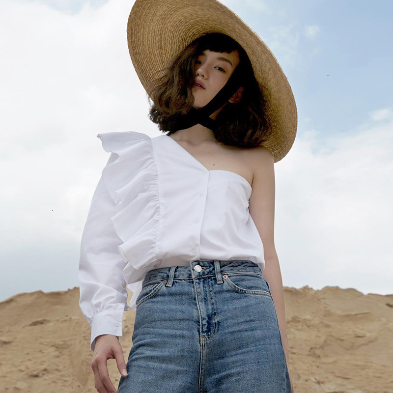 

2021 New Single street mode shoulder shirt for woman thin color sexy plied top amendment 15T2, White