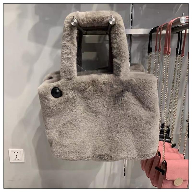 

Fashion Faux Fur Female Handbags Luxury Design Soft Plush Women Shoulder Bags Large Capacity Ladies Underarm Bags Casual Tote, Black