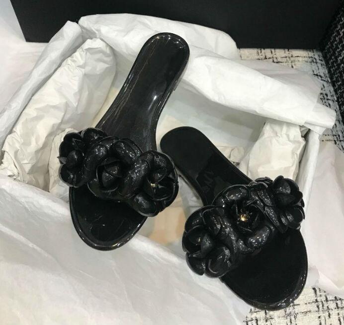 

2021 Designer Slippers Women Flower Buty Damskie Leather Sexy Women Shoes Luxury Slides Summer Sandalias Mujer Soft Fashion Sandalias, Color 6