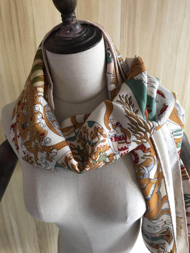 

2020 new arrival autumn winter classic design 140*140 cm colorful scarf 65% cashmere 35% silk scarf wrap for women lady girl