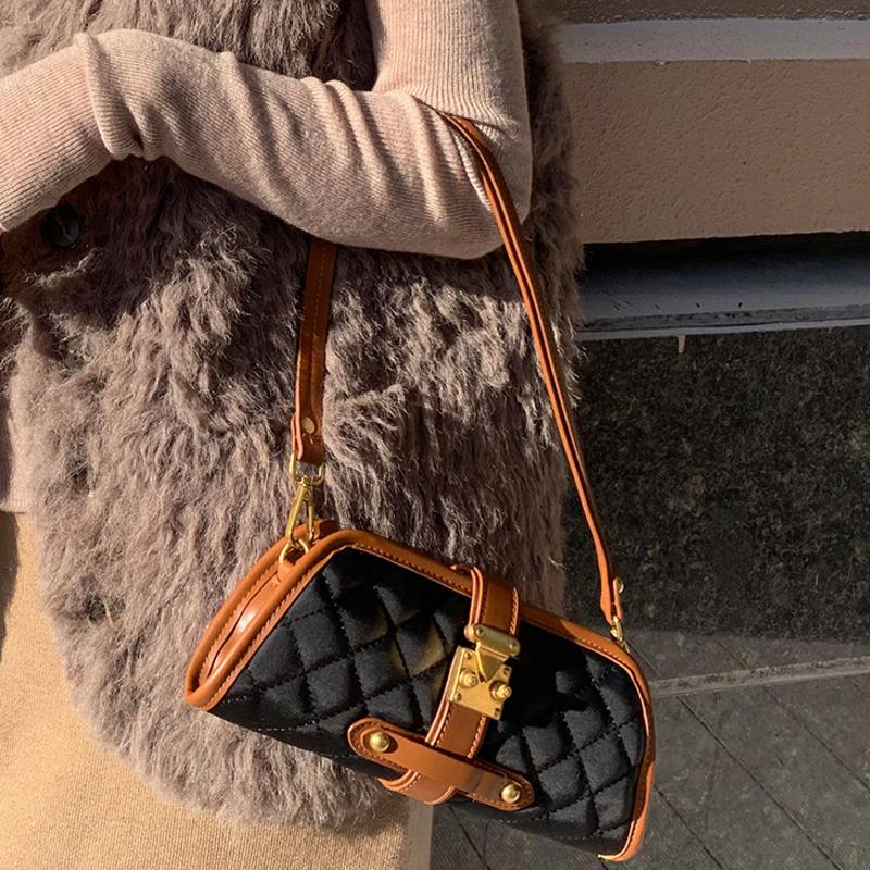 

Vinatge Diamond Lattice Underarm Hand Bag Women Mobile Single Shoulder Messenger Bag 2021 New Versatile Panelled QE13, Black