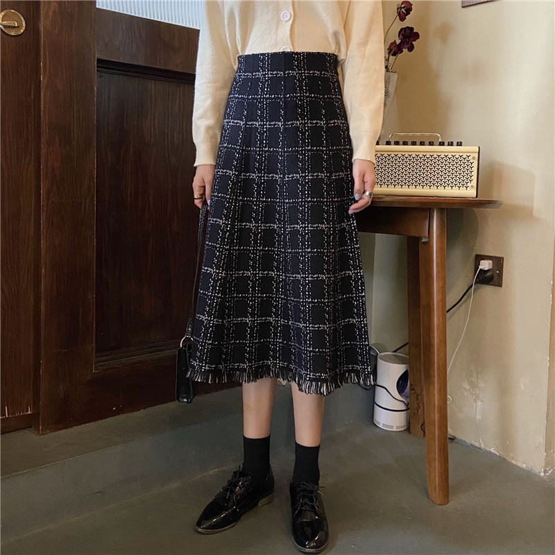 

2021 Vintage Winter Knitted Out New Mid-length Chess Skirt Feminine Classic Fringes High Waist to Skort Wool Line 98T8, Brown