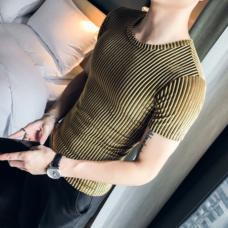 

2021 New Summer Men Solid Short-sleeved Slim Round Neck Striped Tight Fashion Men's Short Color Casual T-shirt 0uts, Red