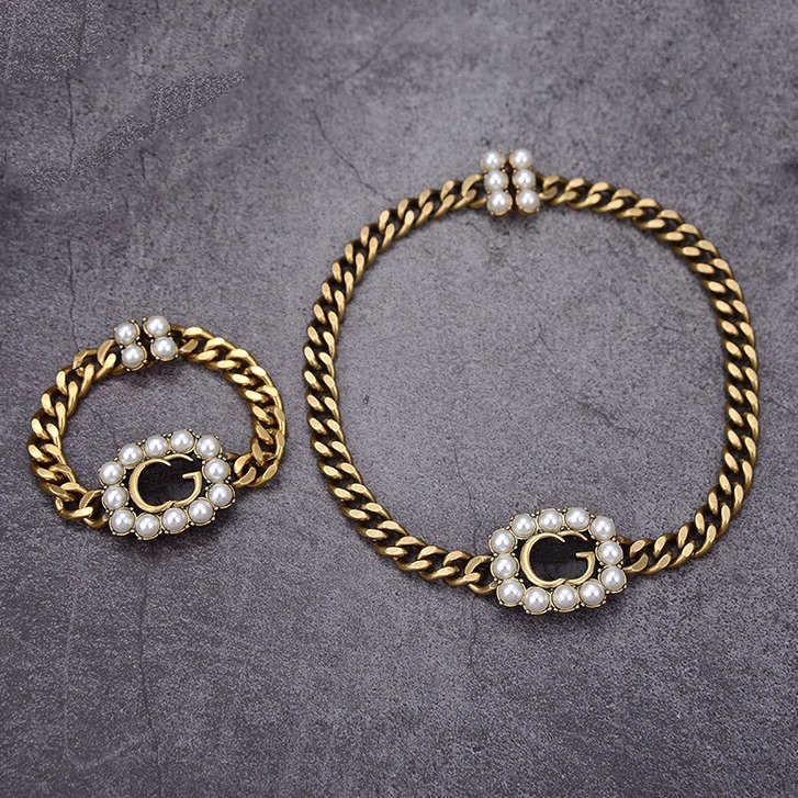 

Luxury Designer Jewelry Women Necklace Pearl Pendant Necklaces with color diamonds Brass retro gold bracelets and chains fashion jewelry