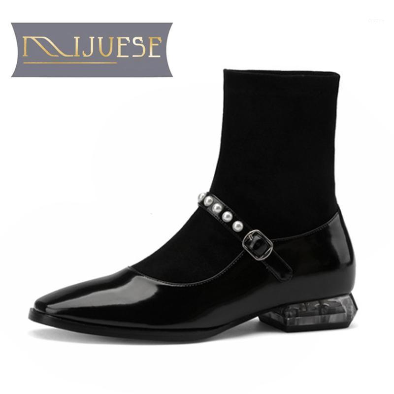 

MLJUESE 2021 women soft ankle boots cow leather Buckle strap boots winter short plush square toe low heel women1, Black