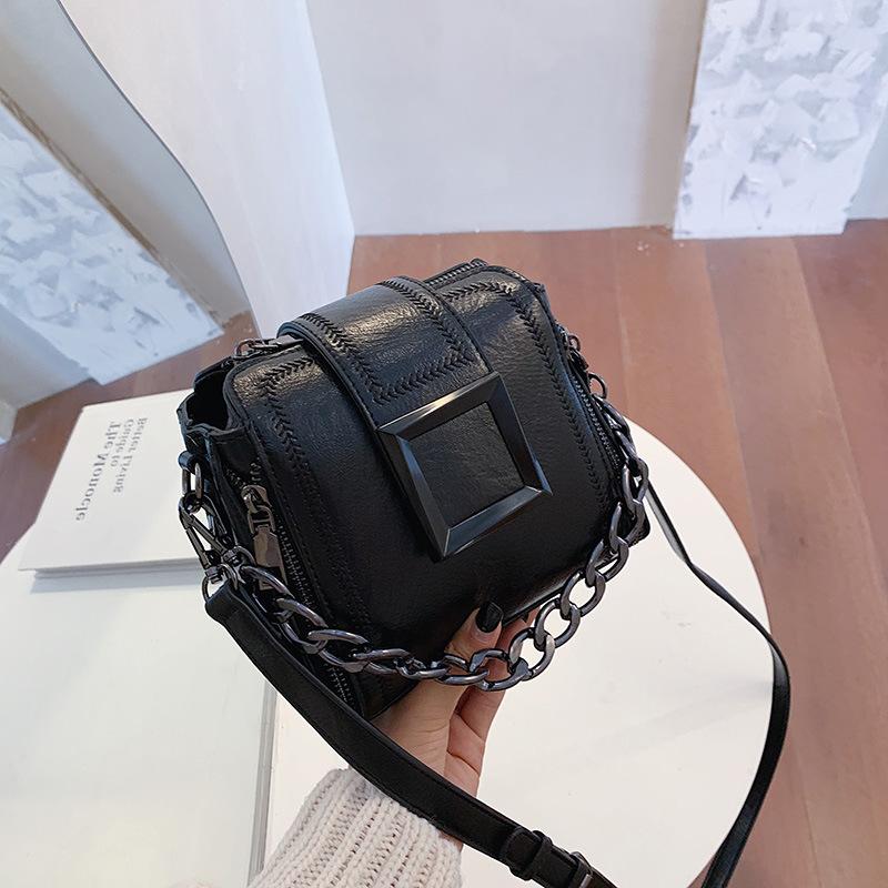 

European and American Retro High-quality Bucket Handbags 2021 New Ladies One-shoulder Messenger Fashion Small Square Bag, Black