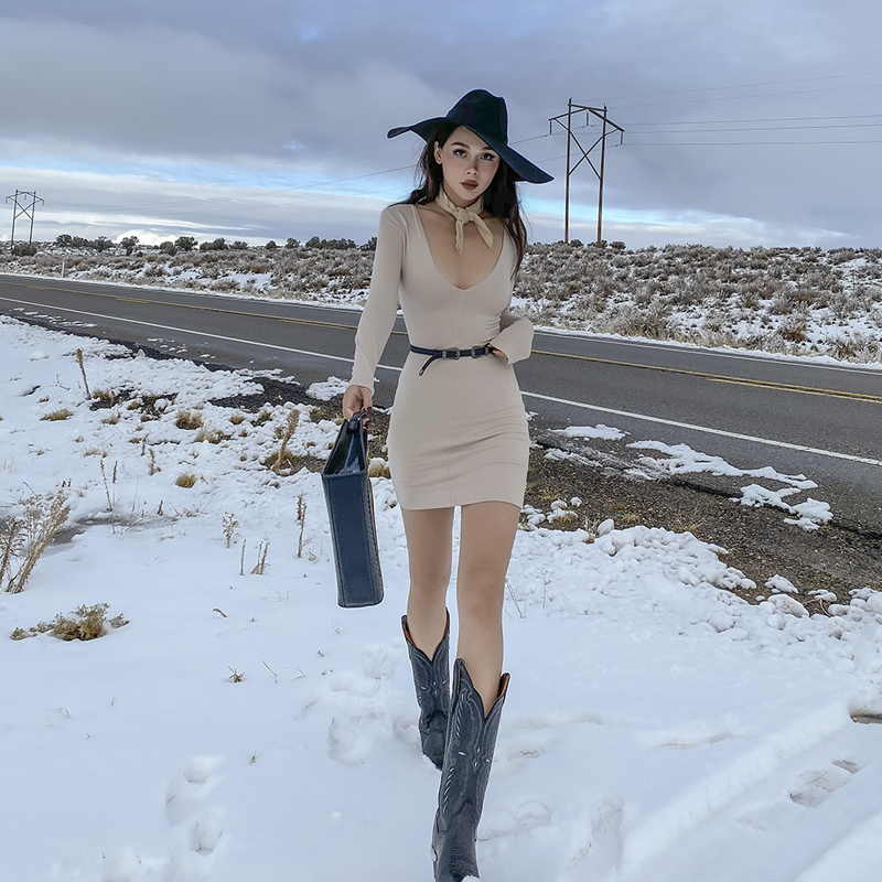 

2021 Le Palais Vintage Original Autumn New Practical Winter Deep Tight Strain of v Sexy Hip Wrap Dress Up the Knee Long Sleeve M8CL, Black.