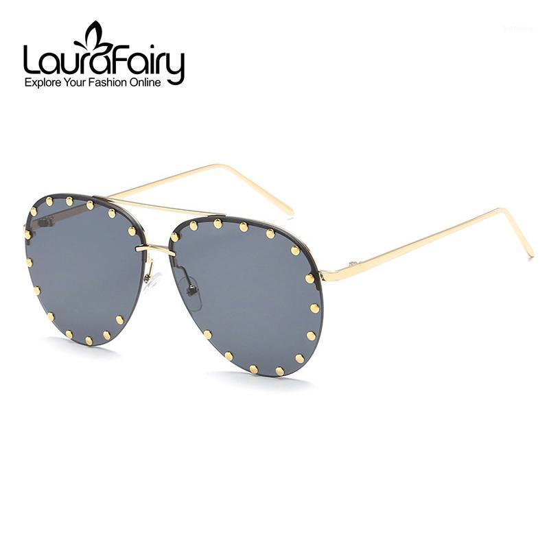 

LauraFairy Oversize Pilot Sunglasses Gradient Lenses Rivet Decoration Metal Temple Sun Glasses feminino masculino1