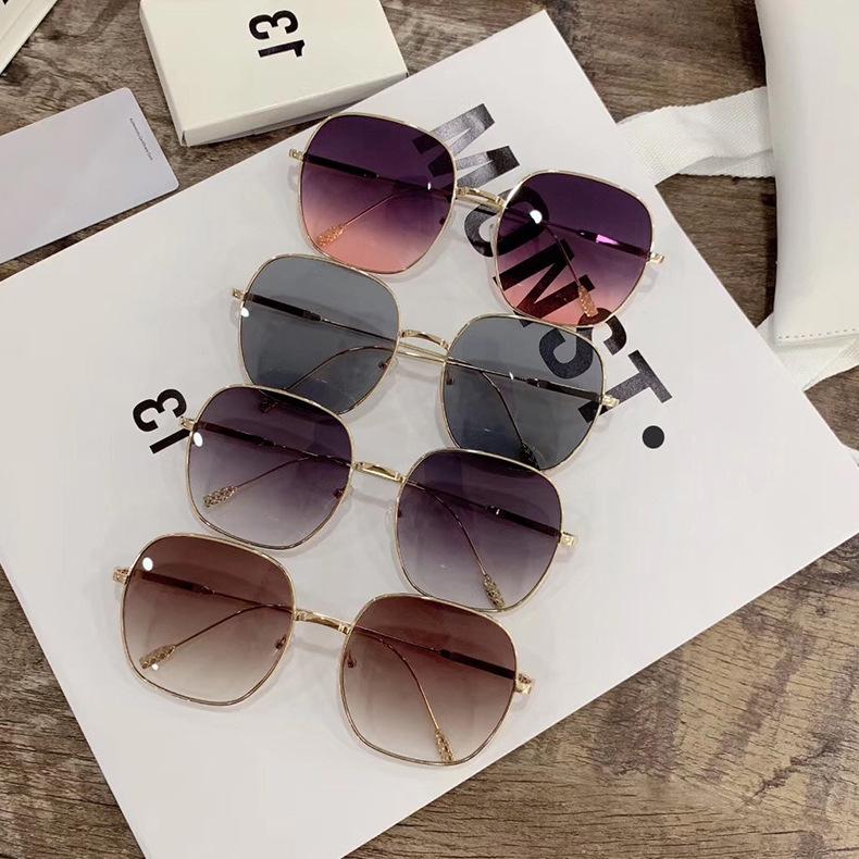 

Sunglasses Retro Colored Metal Square Progressive Color Trend For Men And Women